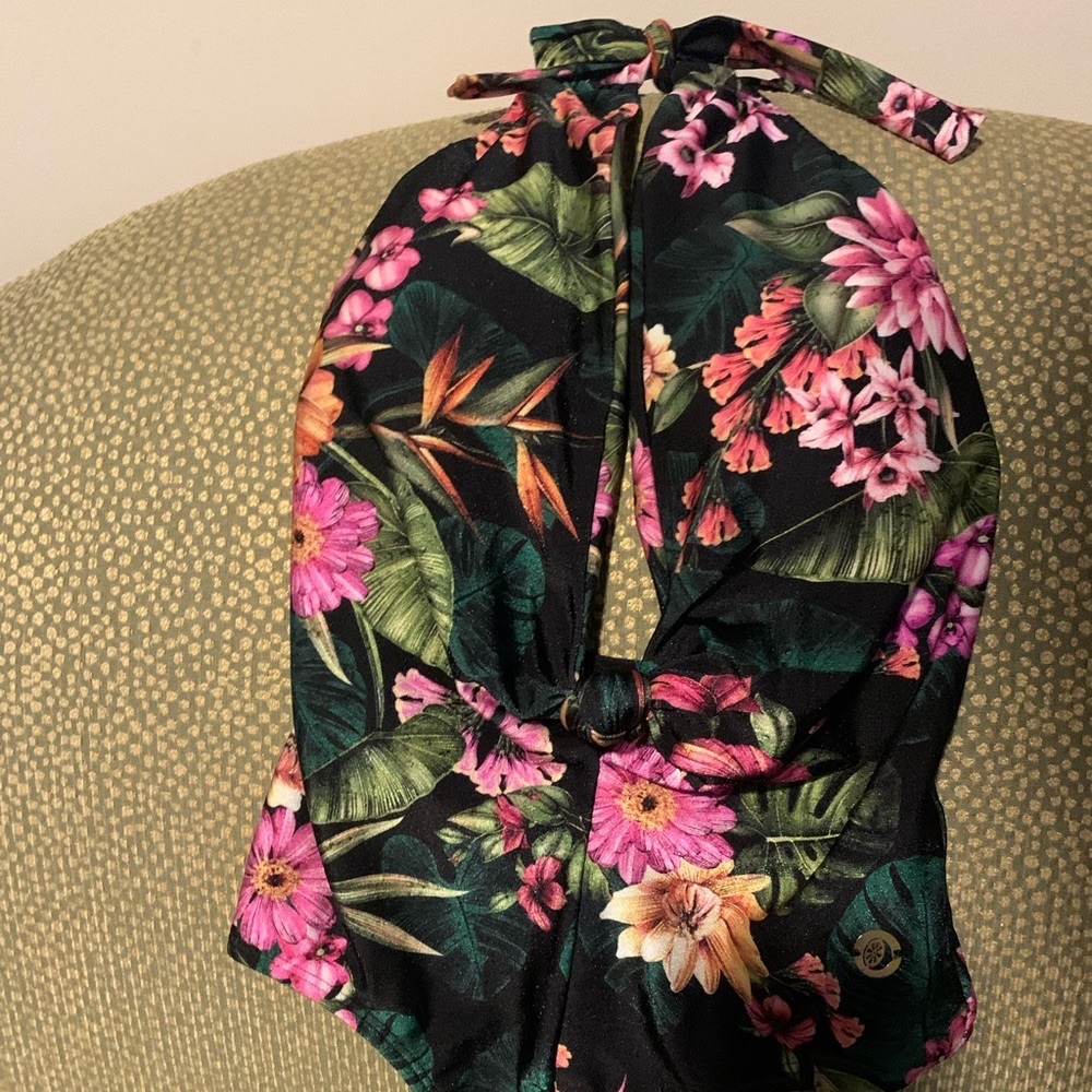 Lemon Beachwear